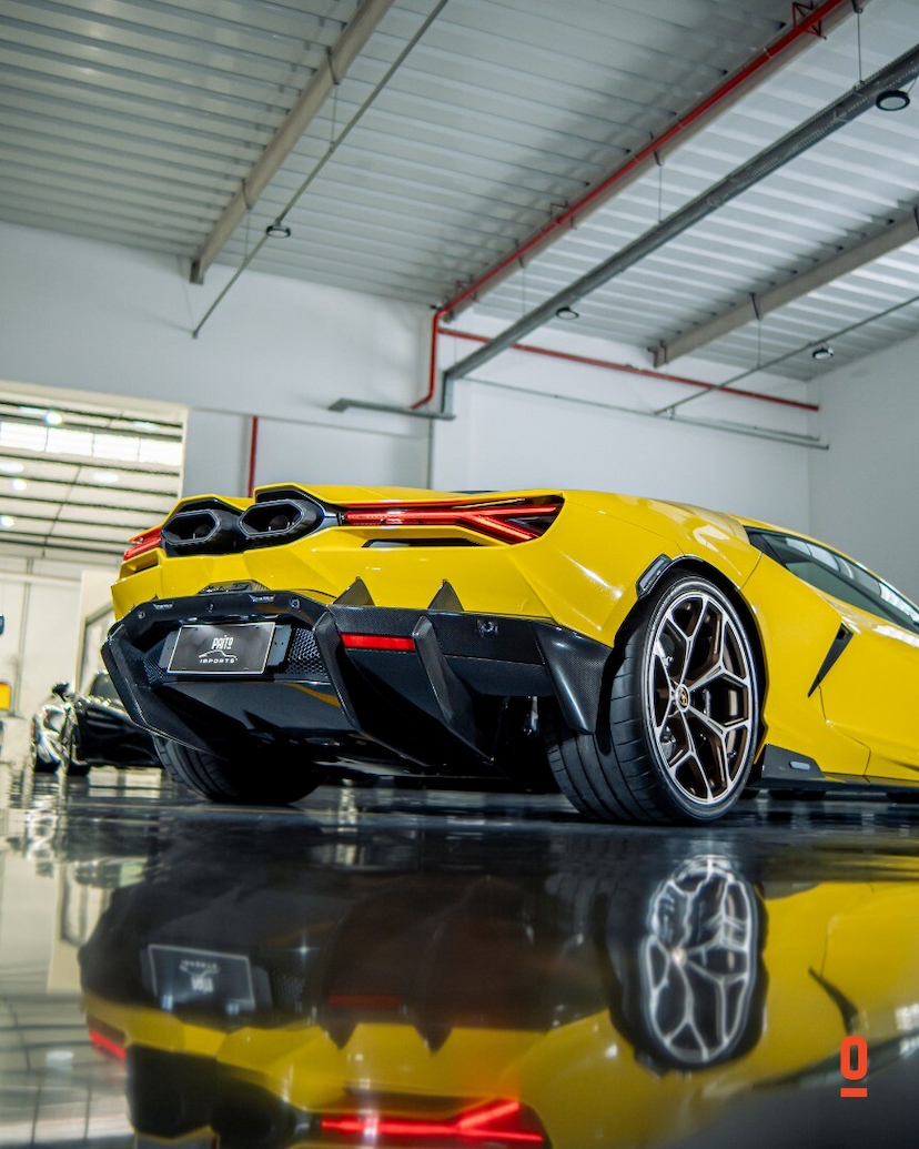 Foto do veículo LAMBORGHINI REVUELTO   2024 592 KM 7.600.000,00