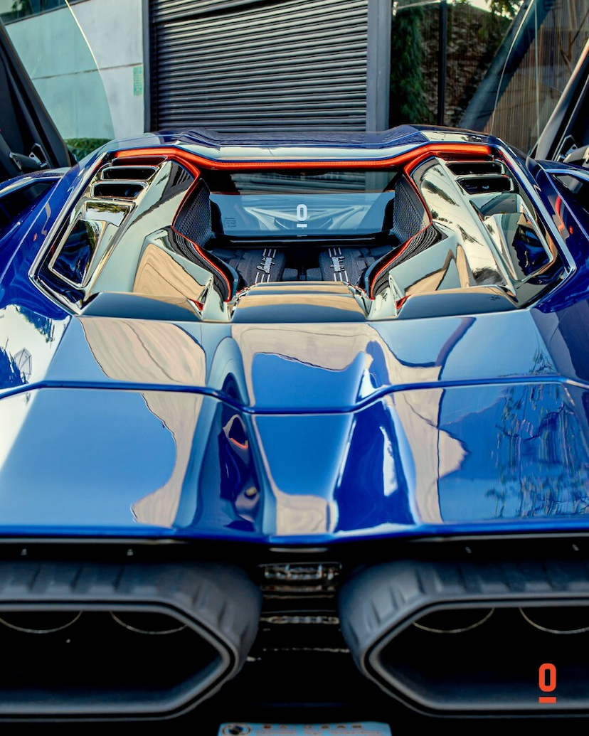 Foto do veículo LAMBORGHINI REVUELTO   2024 1.069 KM 7.900.000,00