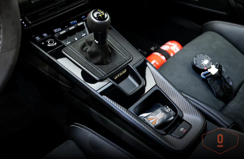 Foto do veículo PORSCHE 911 GT3 RS 2023 5.445 KM 3.100.000,00
