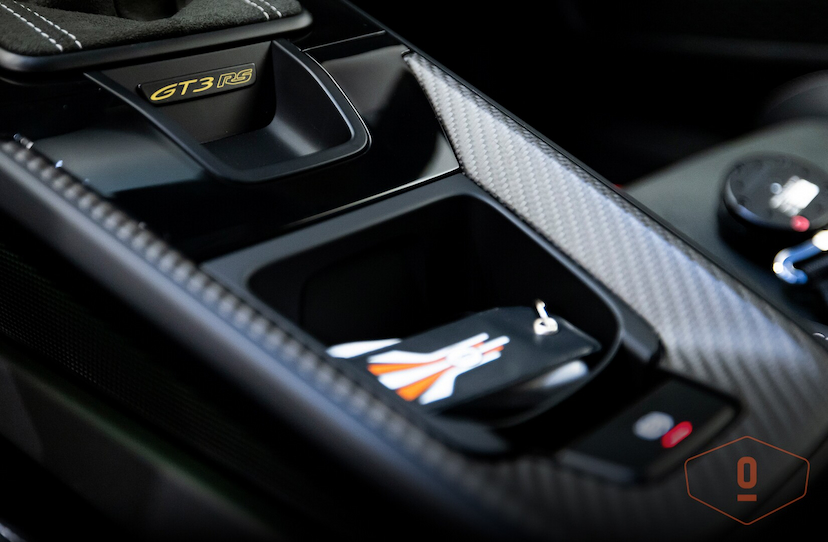 Foto do veículo PORSCHE 911 GT3 RS 2023 5.445 KM 3.100.000,00