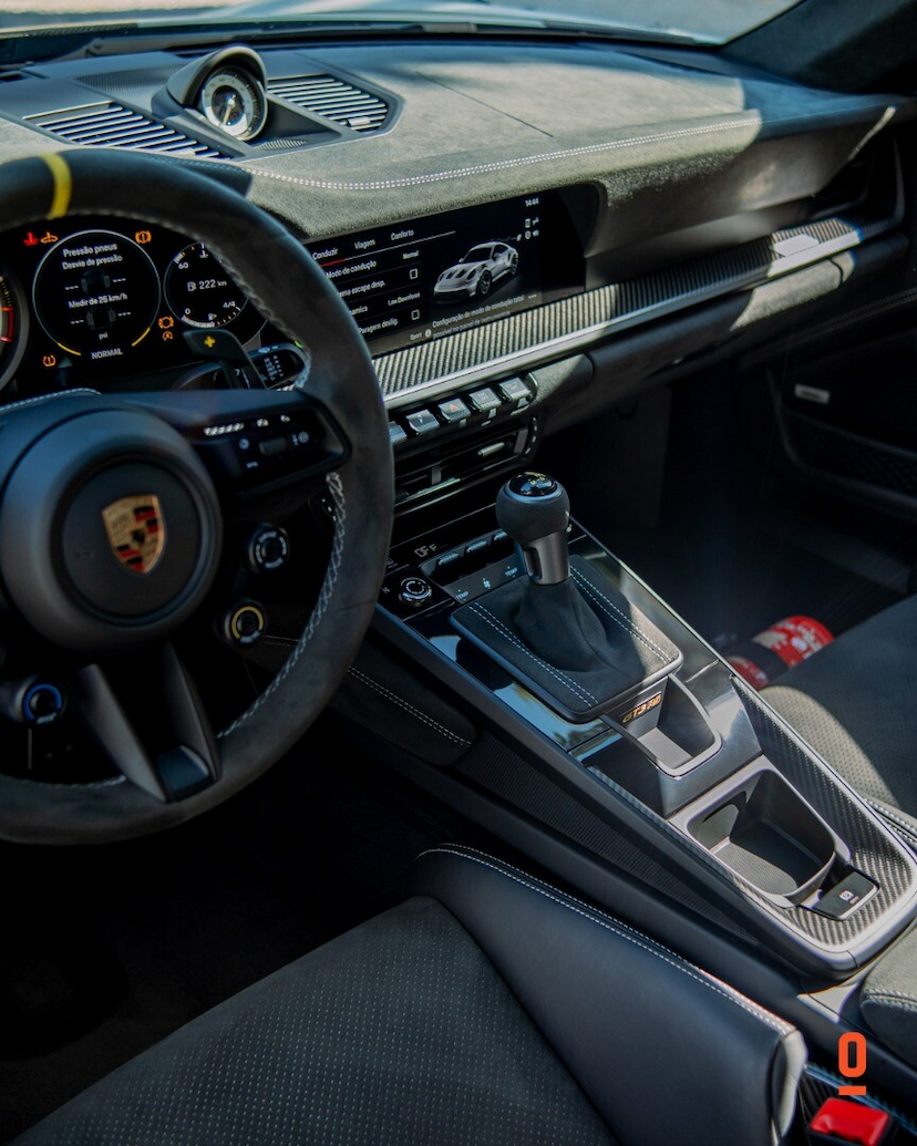 Foto do veículo PORSCHE 911 GT3 RS 2023 5.445 KM 3.100.000,00