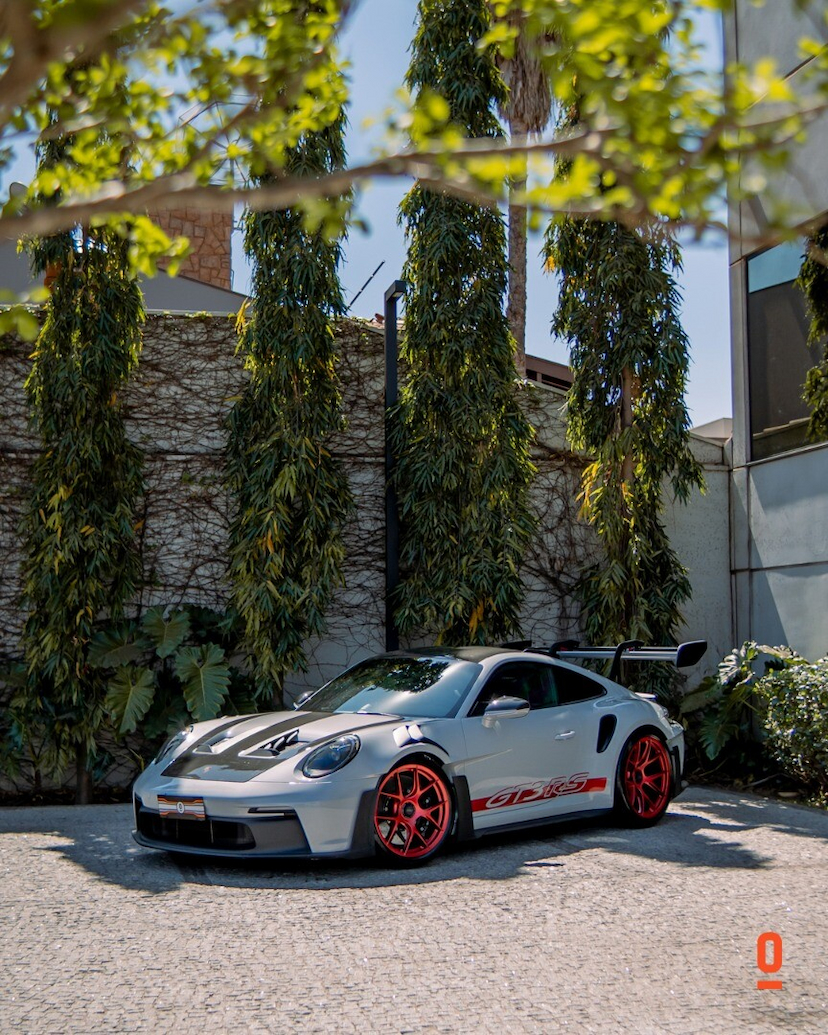 Foto do veículo PORSCHE 911 GT3 RS 2023 5.445 KM 3.100.000,00