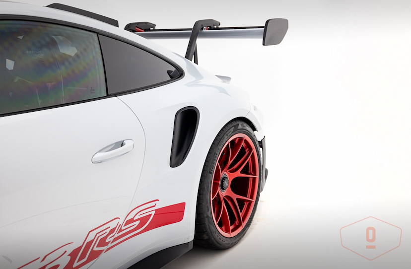 Foto do veículo PORSCHE 911 GT3 RS 2023 5.445 KM 3.100.000,00