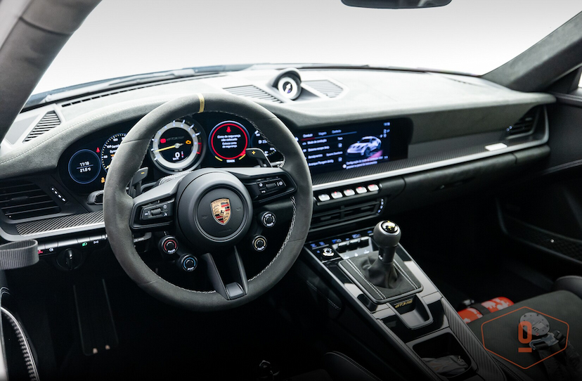 Foto do veículo PORSCHE 911 GT3 RS 2023 5.445 KM 3.100.000,00