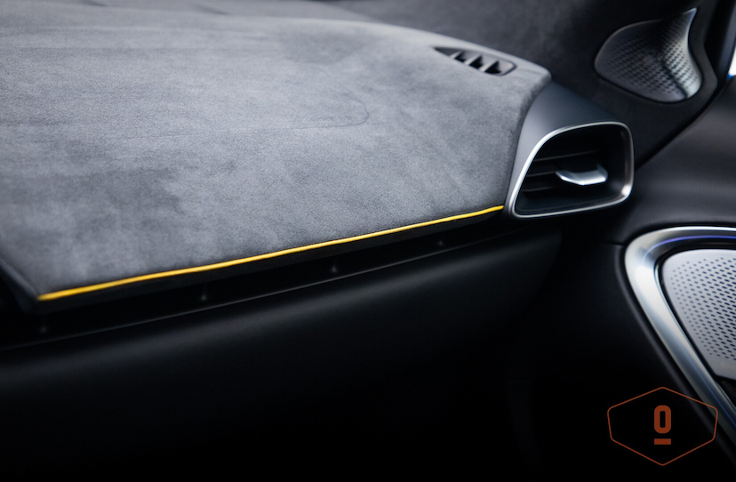 Foto do veículo MCLAREN ARTURA   2023 7.931 KM 2.300.000,00
