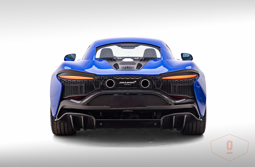 Foto do veículo MCLAREN ARTURA   2023 7.931 KM 2.300.000,00
