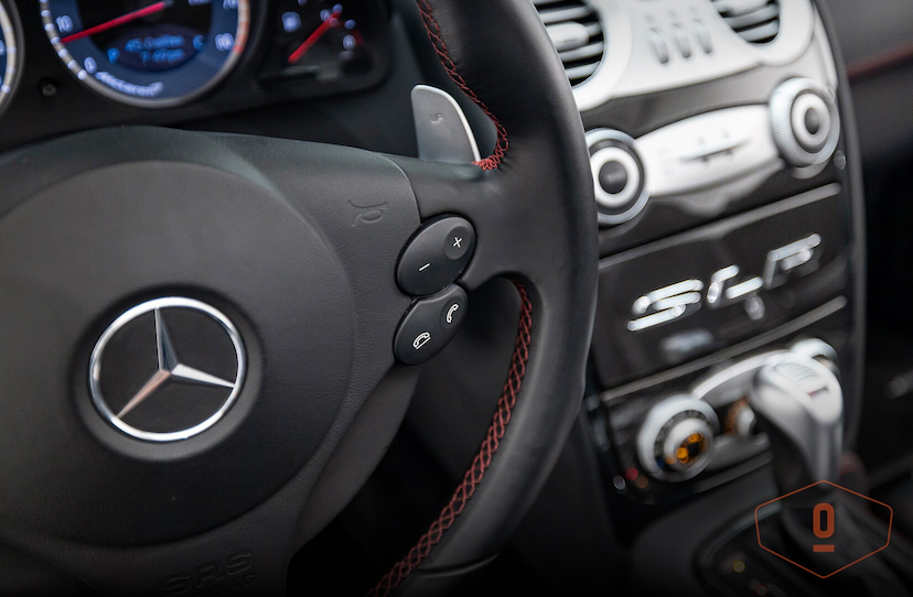 Foto do veículo MERCEDES-BENZ SLR MCLAREN ROADSTER 2008 3.329 KM 6.800.000,00