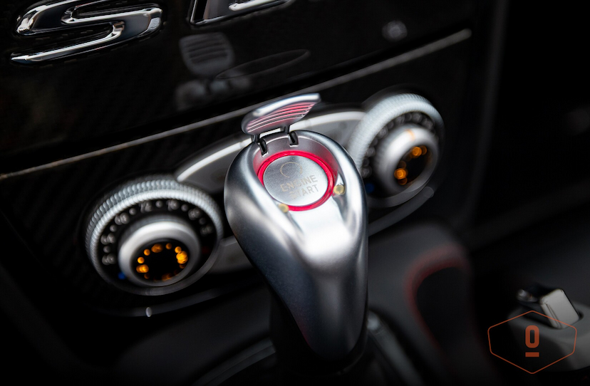 Foto do veículo MERCEDES-BENZ SLR MCLAREN ROADSTER 2008 3.329 KM 6.800.000,00