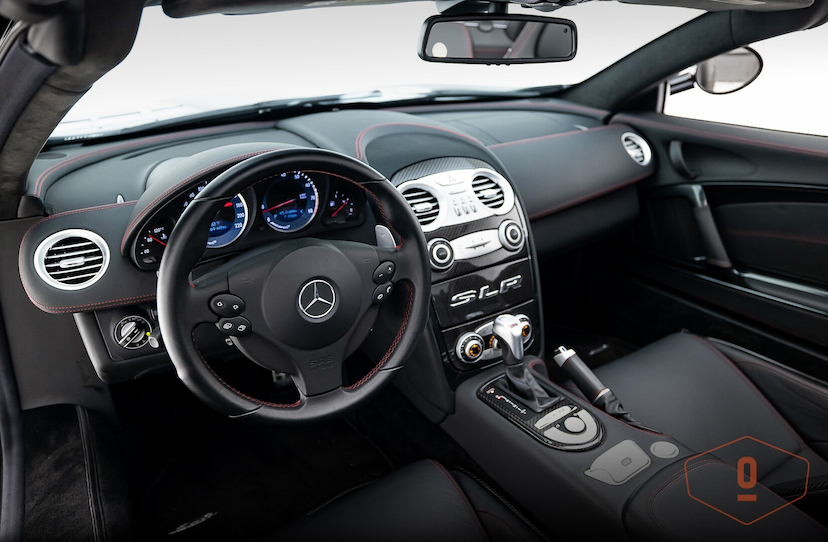 Foto do veículo MERCEDES-BENZ SLR MCLAREN ROADSTER 2008 3.329 KM 6.800.000,00