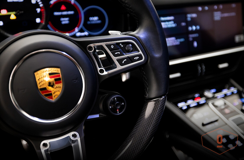 Foto do veículo PORSCHE CAYENNE TURBO S E-HYBRID COUPÉ  19.444 KM 890.000,00