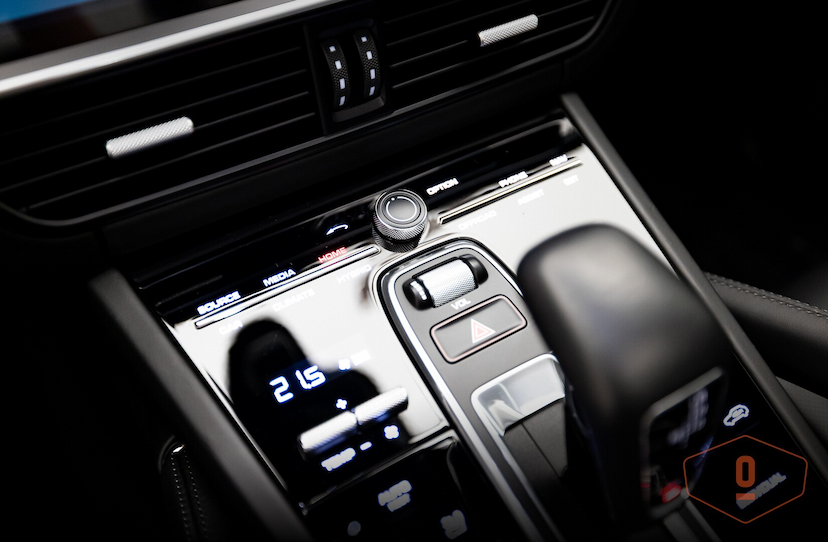 Foto do veículo PORSCHE CAYENNE TURBO S E-HYBRID COUPÉ  19.444 KM 890.000,00