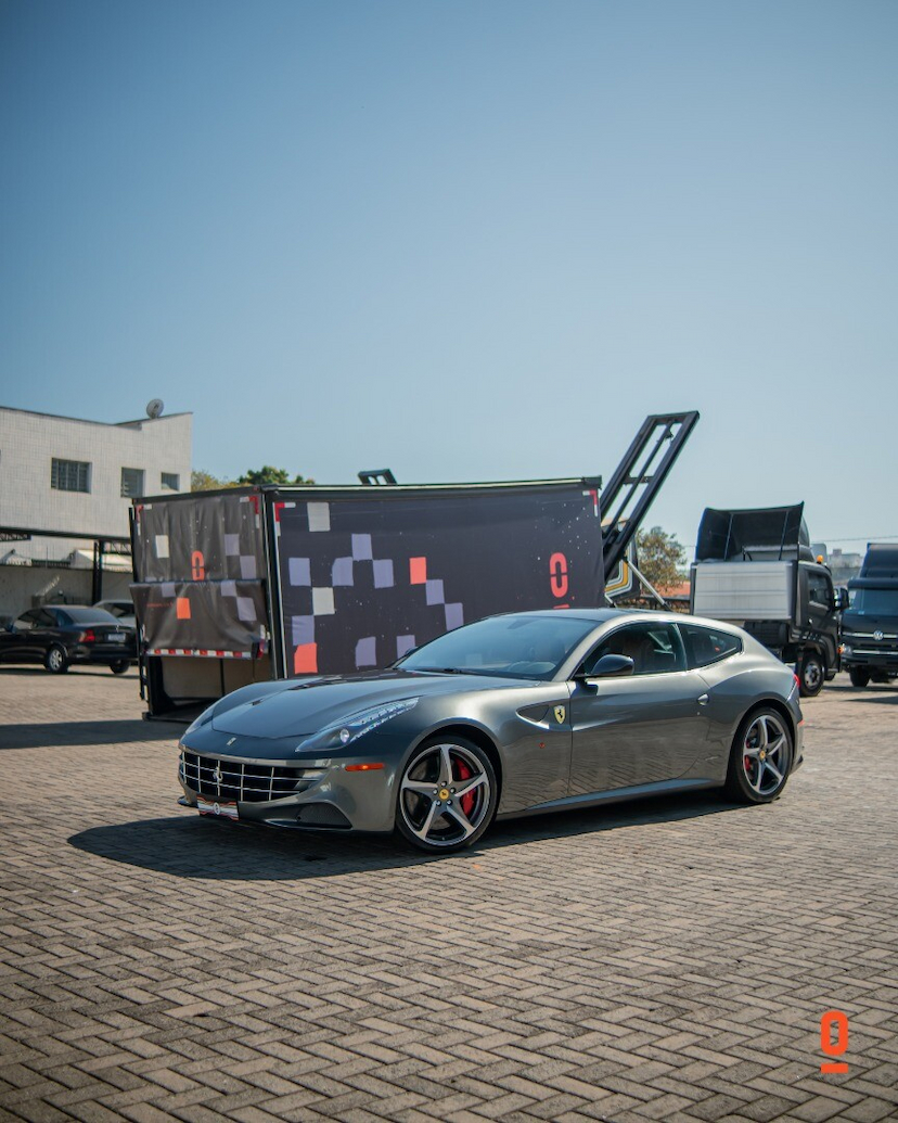Foto do veículo FERRARI FF   2012 13 KM 2.490.000,00