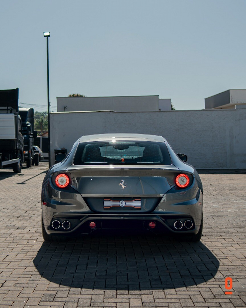 Foto do veículo FERRARI FF   2012 13 KM 2.490.000,00