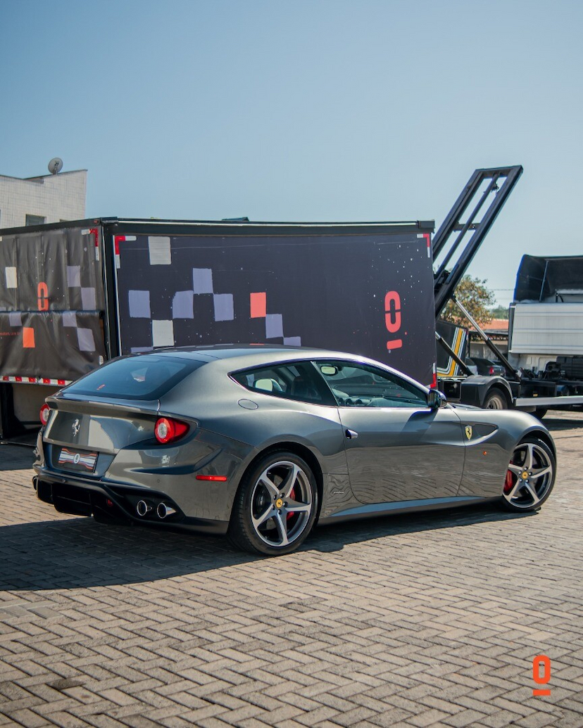 Foto do veículo FERRARI FF   2012 13 KM 2.490.000,00