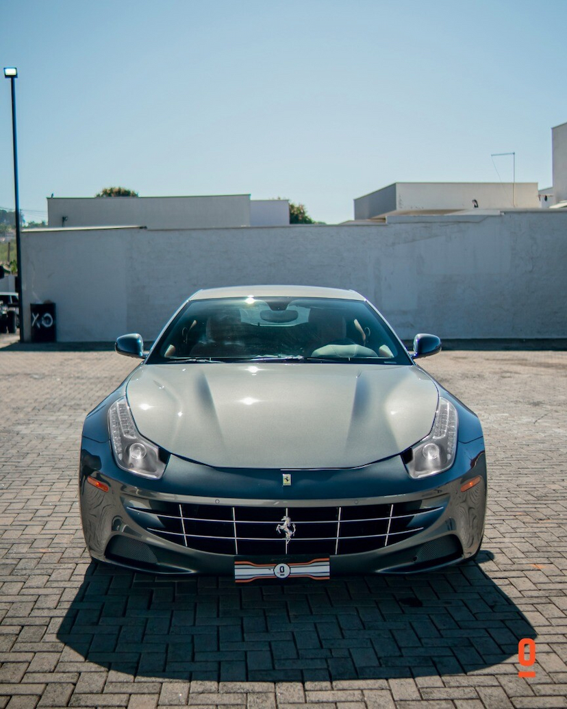 Foto do veículo FERRARI FF   2012 13 KM 2.490.000,00