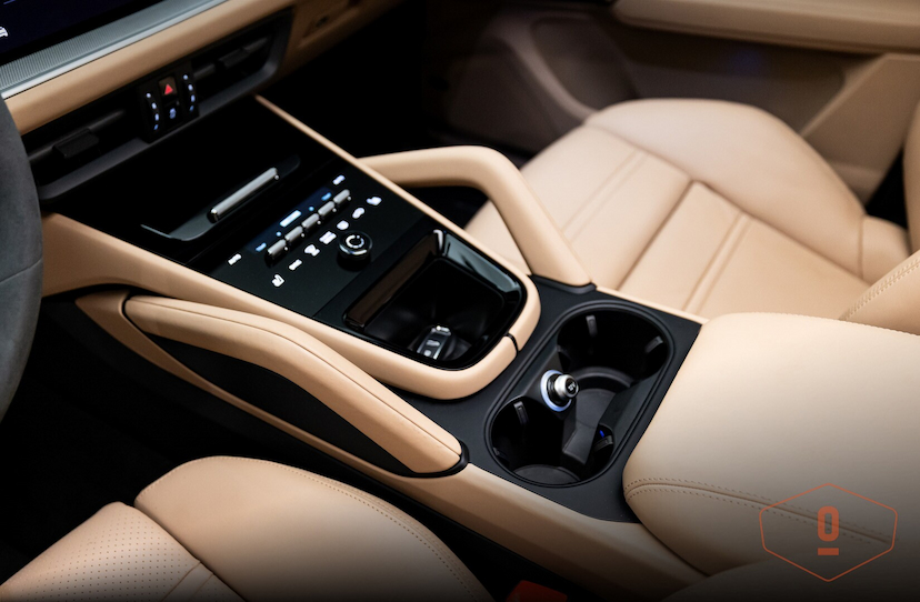 Foto do veículo PORSCHE CAYENNE E-HYBRID 2024 6.723 KM 790.000,00
