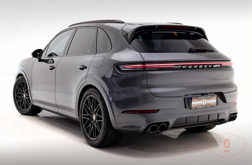 Foto do veículo PORSCHE CAYENNE E-HYBRID 2024 6.723 KM 790.000,00