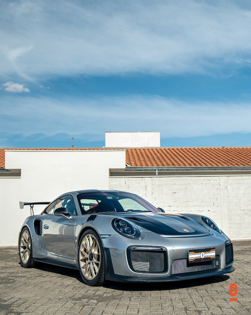 Foto do veículo PORSCHE 911 GT2 RS 2018 15.936 KM 3.900.000,00