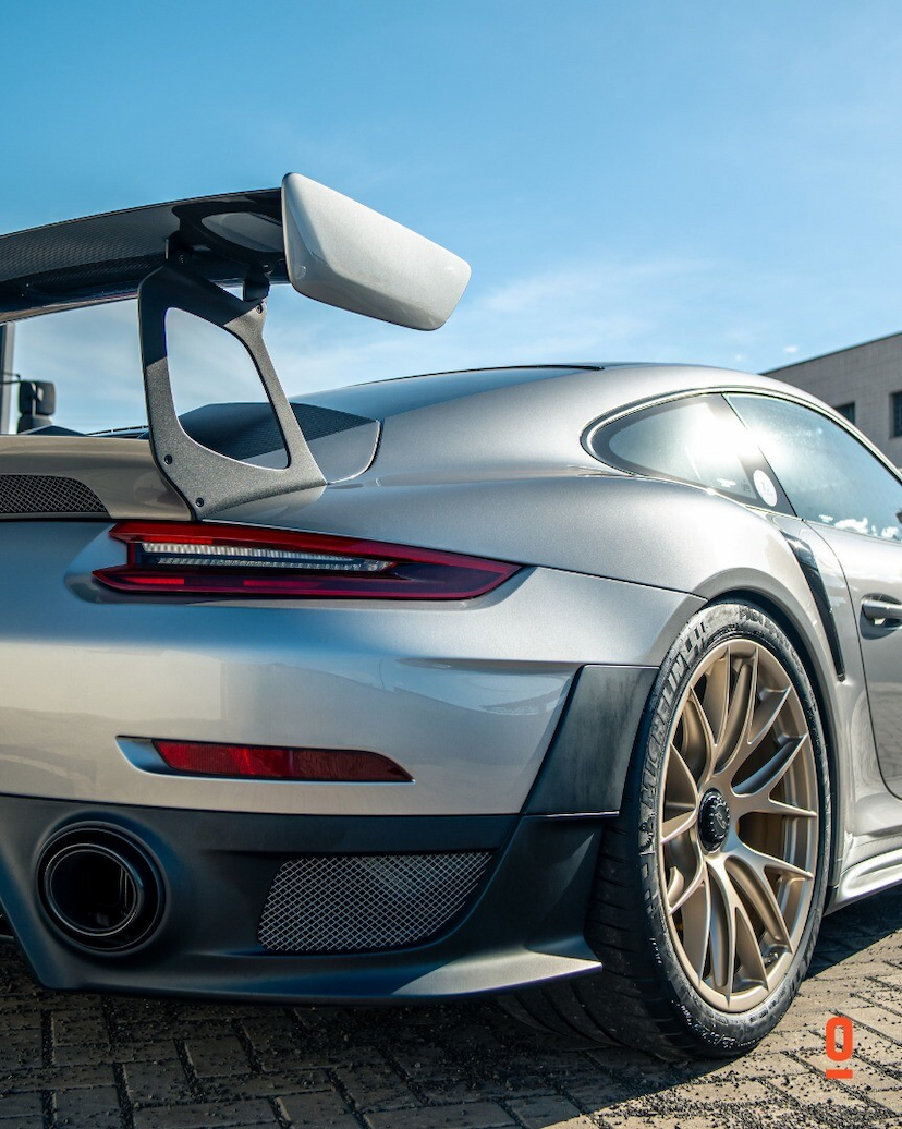Foto do veículo PORSCHE 911 GT2 RS 2018 15.936 KM 3.900.000,00