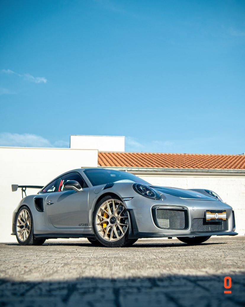 Foto do veículo PORSCHE 911 GT2 RS 2018 15.936 KM 3.900.000,00
