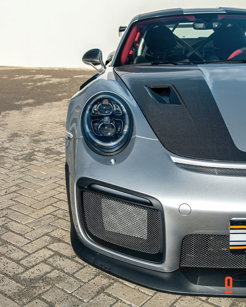 Foto do veículo PORSCHE 911 GT2 RS 2018 15.936 KM 3.900.000,00
