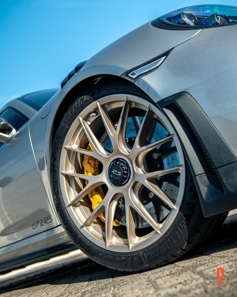 Foto do veículo PORSCHE 911 GT2 RS 2018 15.936 KM 3.900.000,00