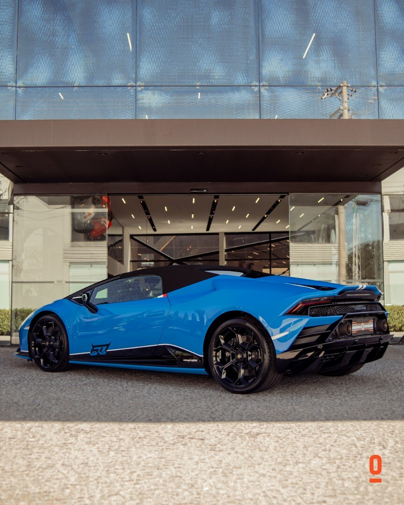 Foto do veículo LAMBORGHINI HURACÁN EVO SPYDER 60 ANOS 2024 1.650 KM 4.550.000,00