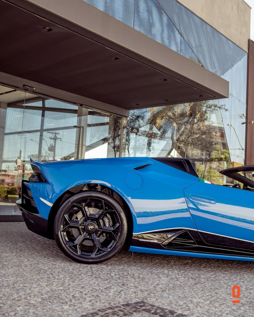 Foto do veículo LAMBORGHINI HURACÁN EVO SPYDER 60 ANOS 2024 1.650 KM 4.550.000,00
