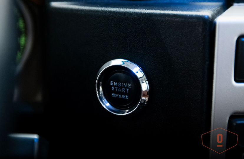 Foto do veículo LAND ROVER DEFENDER 110 SVX LIMITED EDITION 60 ANOS 2009 124.543 KM 550.000,00