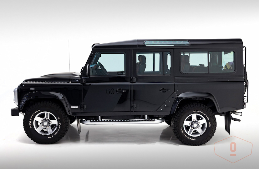 Foto do veículo LAND ROVER DEFENDER 110 SVX LIMITED EDITION 60 ANOS 2009 124.543 KM 550.000,00