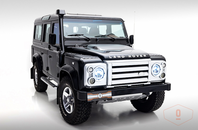 Foto do veículo LAND ROVER DEFENDER 110 SVX LIMITED EDITION 60 ANOS 2009 124.543 KM 550.000,00