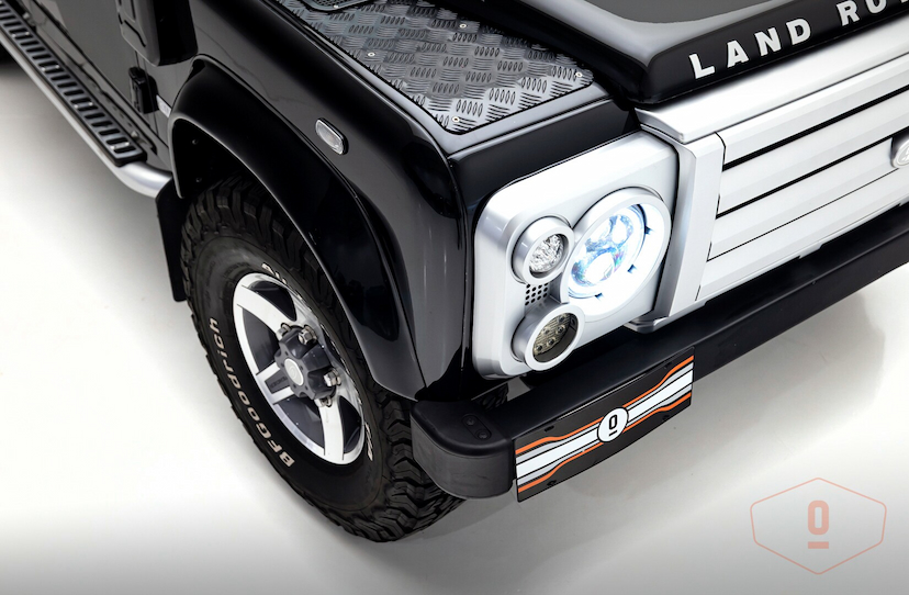 Foto do veículo LAND ROVER DEFENDER 110 SVX LIMITED EDITION 60 ANOS 2009 124.543 KM 550.000,00