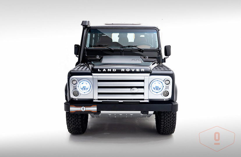 Foto do veículo LAND ROVER DEFENDER 110 SVX LIMITED EDITION 60 ANOS 2009 124.543 KM 550.000,00