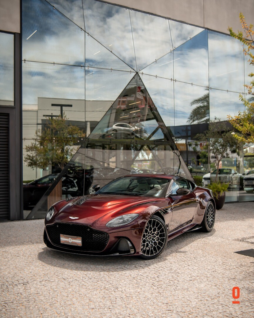 Foto do veículo ASTON MARTIN DBS 770 ULTIMATE 2023 430 KM 4.600.000,00