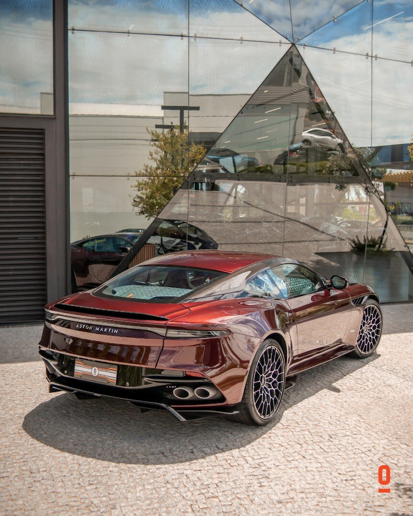 Foto do veículo ASTON MARTIN DBS 770 ULTIMATE 2023 430 KM 4.600.000,00