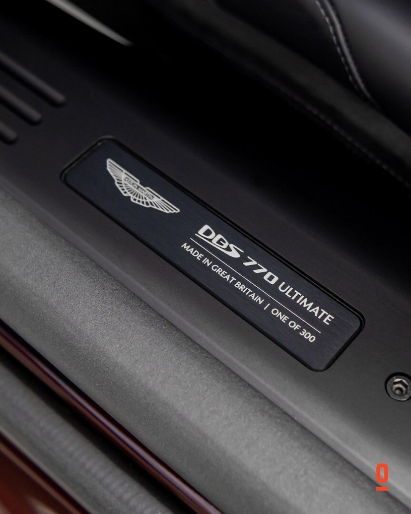 Foto do veículo ASTON MARTIN DBS 770 ULTIMATE 2023 430 KM 4.600.000,00