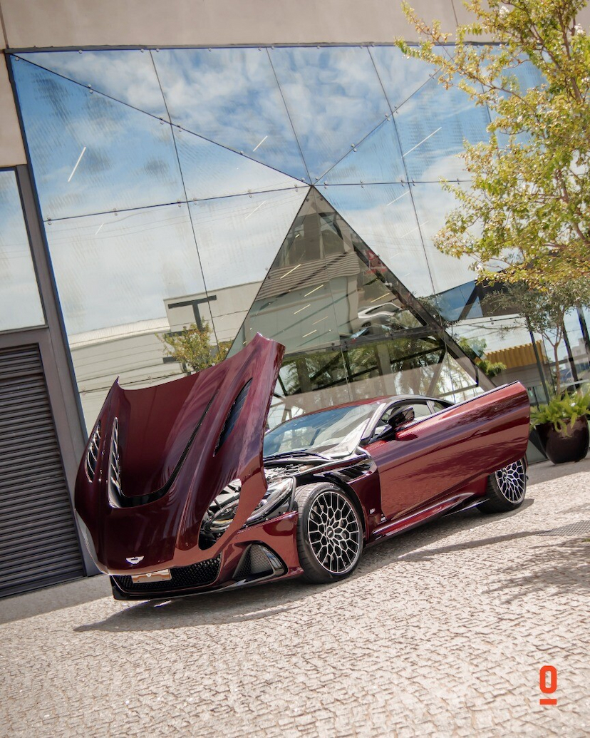 Foto do veículo ASTON MARTIN DBS 770 ULTIMATE 2023 430 KM 4.600.000,00
