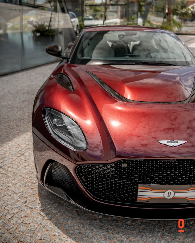 Foto do veículo ASTON MARTIN DBS 770 ULTIMATE 2023 430 KM 4.600.000,00