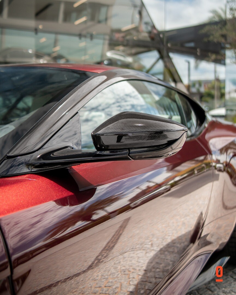 Foto do veículo ASTON MARTIN DBS 770 ULTIMATE 2023 430 KM 4.600.000,00