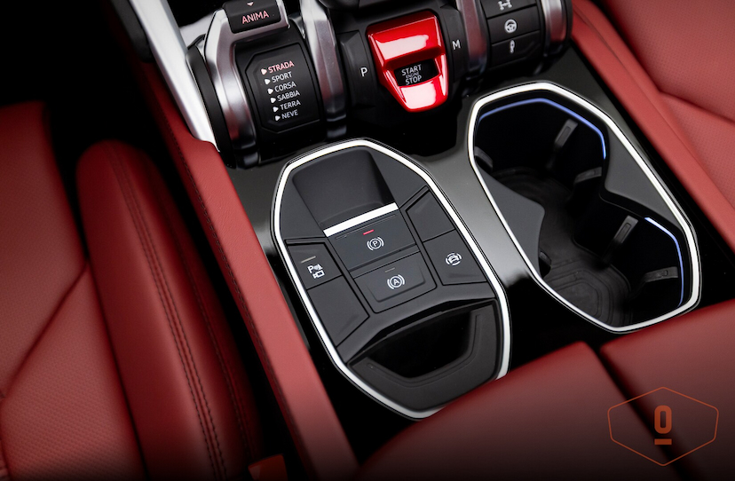 Foto do veículo LAMBORGHINI URUS   2019 7.276 KM 2.590.000,00