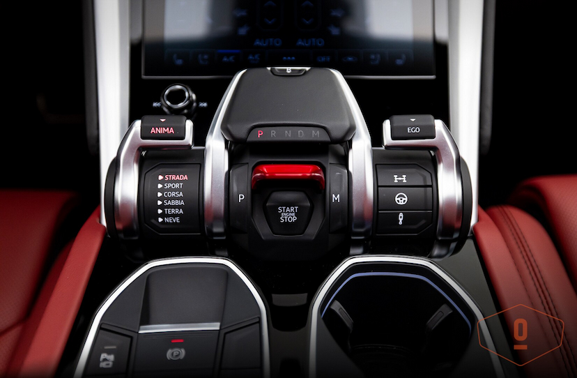 Foto do veículo LAMBORGHINI URUS   2019 7.276 KM 2.590.000,00