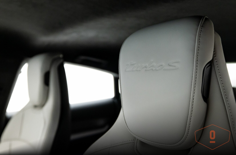 Foto do veículo PORSCHE TAYCAN TURBO S  2021 4 KM 590.000,00