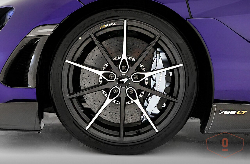 Foto do veículo MCLAREN 765LT   2021 2.459 KM 4.400.000,00