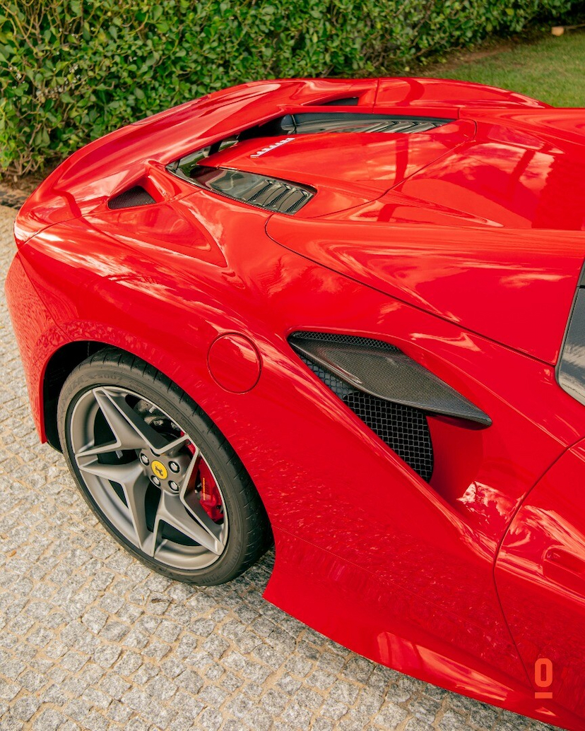 Foto do veículo FERRARI F8 TRIBUTO SPIDER 2022 5 KM 3.990.000,00
