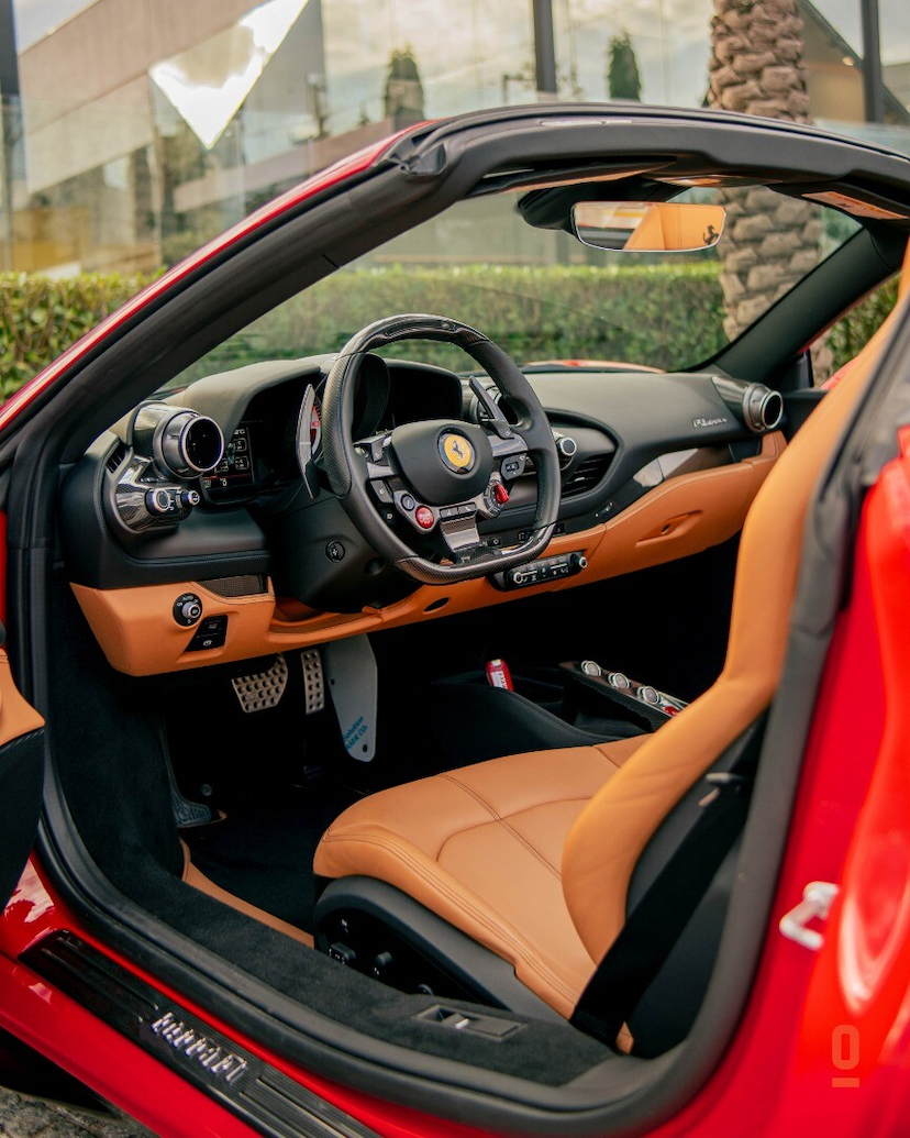 Foto do veículo FERRARI F8 TRIBUTO SPIDER 2022 5 KM 3.990.000,00