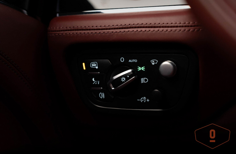 Foto do veículo BENTLEY BENTAYGA HYBRID 2021 2.485 KM 2.200.000,00