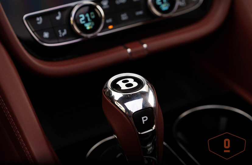 Foto do veículo BENTLEY BENTAYGA HYBRID 2021 2.485 KM 2.200.000,00