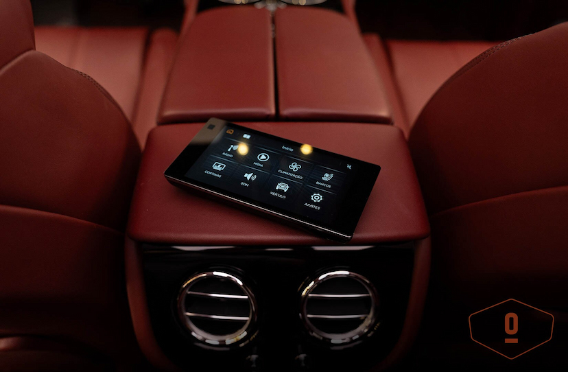 Foto do veículo BENTLEY BENTAYGA HYBRID 2021 2.485 KM 2.200.000,00