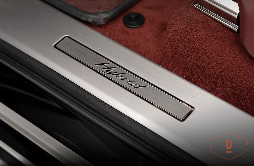 Foto do veículo BENTLEY BENTAYGA HYBRID 2021 2.485 KM 2.200.000,00