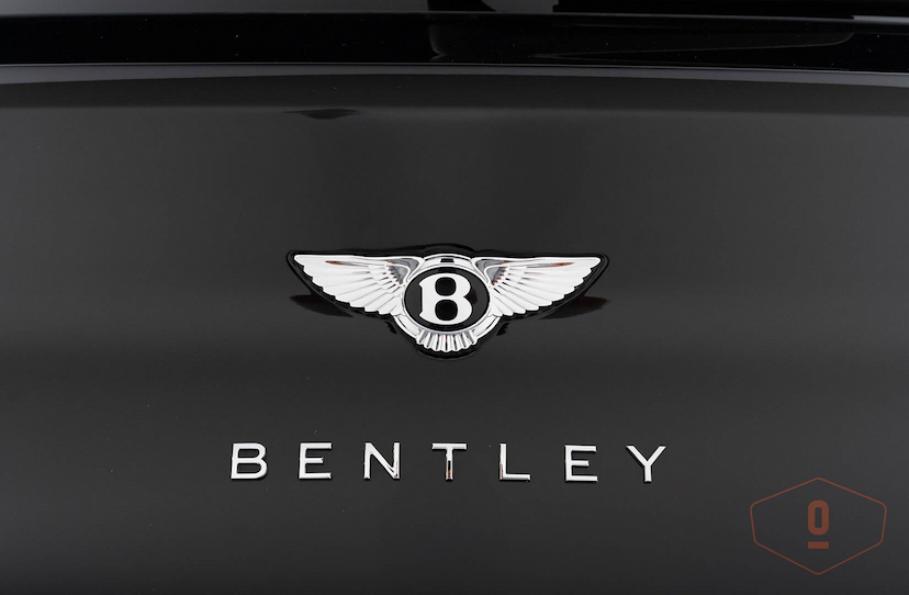 Foto do veículo BENTLEY BENTAYGA HYBRID 2021 2.485 KM 2.200.000,00